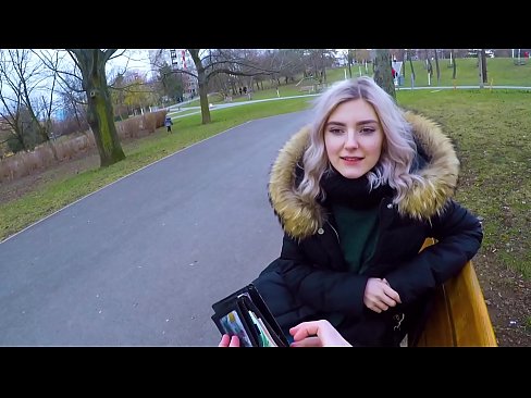 ❤️ Norij svešinieka karstu spermu par naudu - blowjob in the park by Eva Elfie ❤️❌ Seks video pie mums